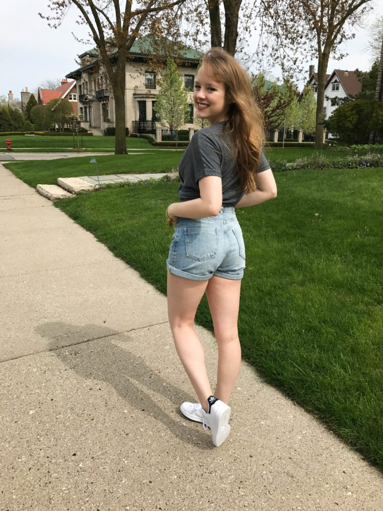 A BASIC GRAY TEE