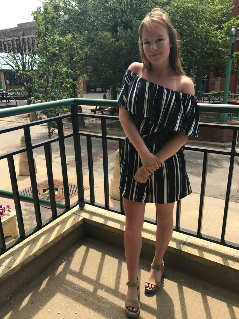 OFF-THE-SHOULDER DRESS FOR THE SUMMER HEAT