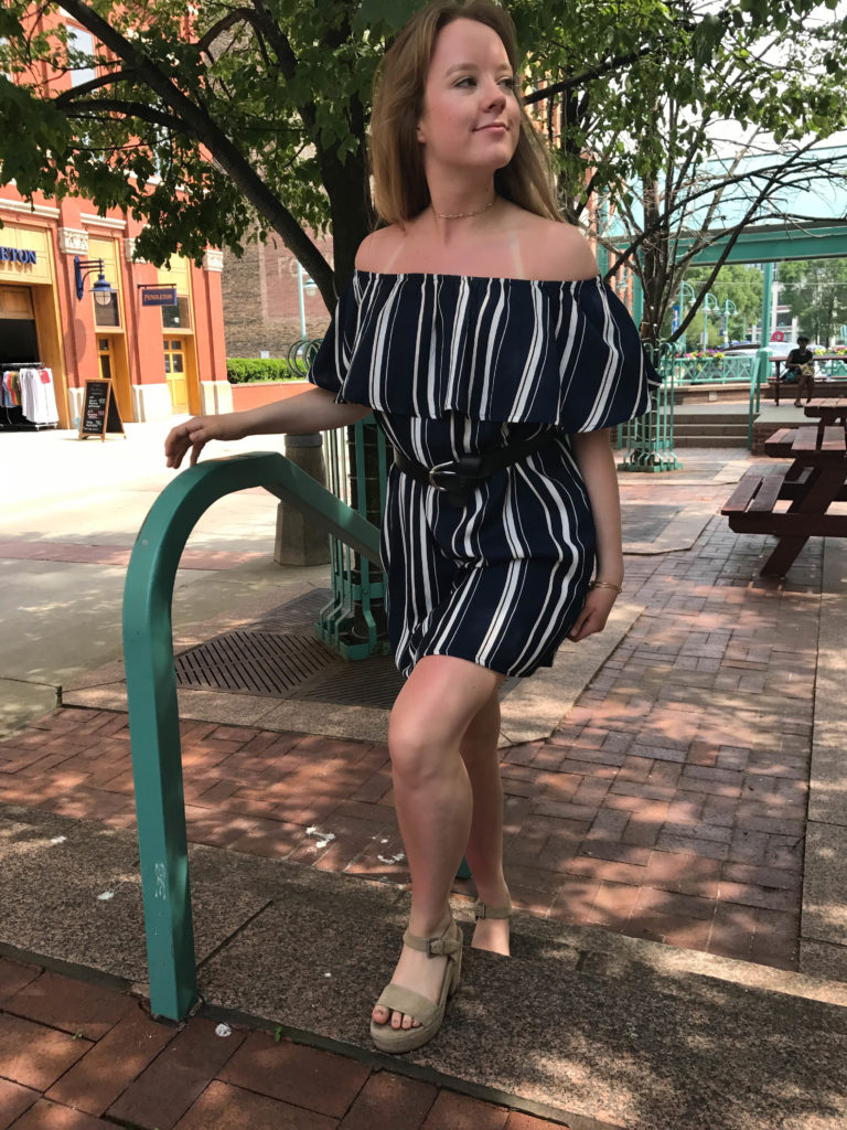 OFF-THE-SHOULDER DRESS FOR THE SUMMER HEAT