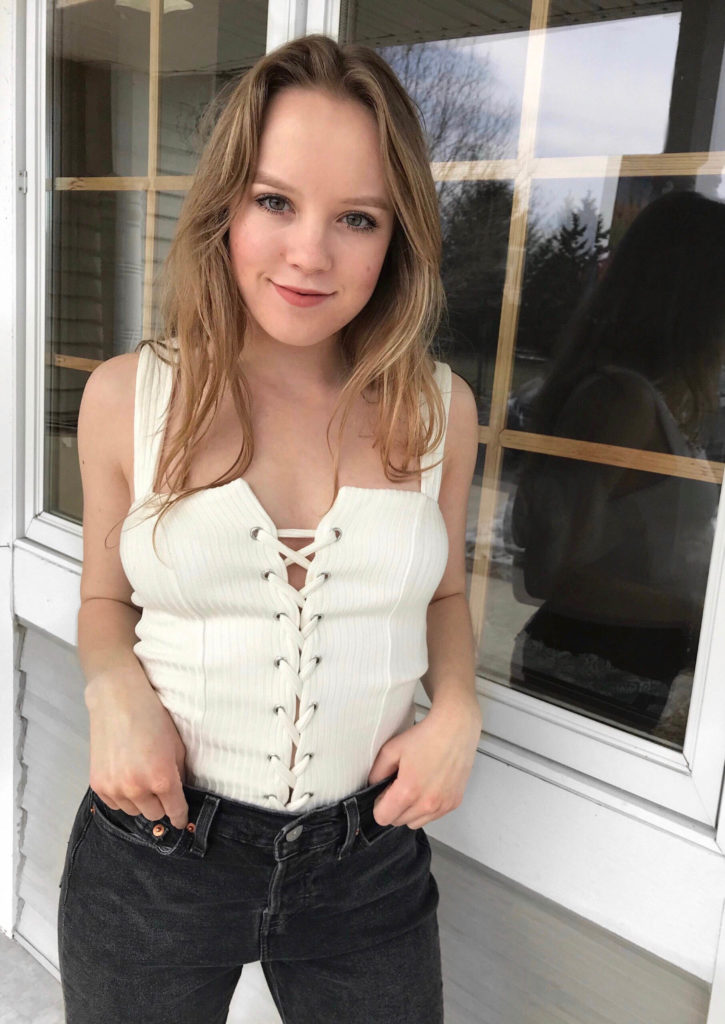 Pretty White Tops You’ll Love