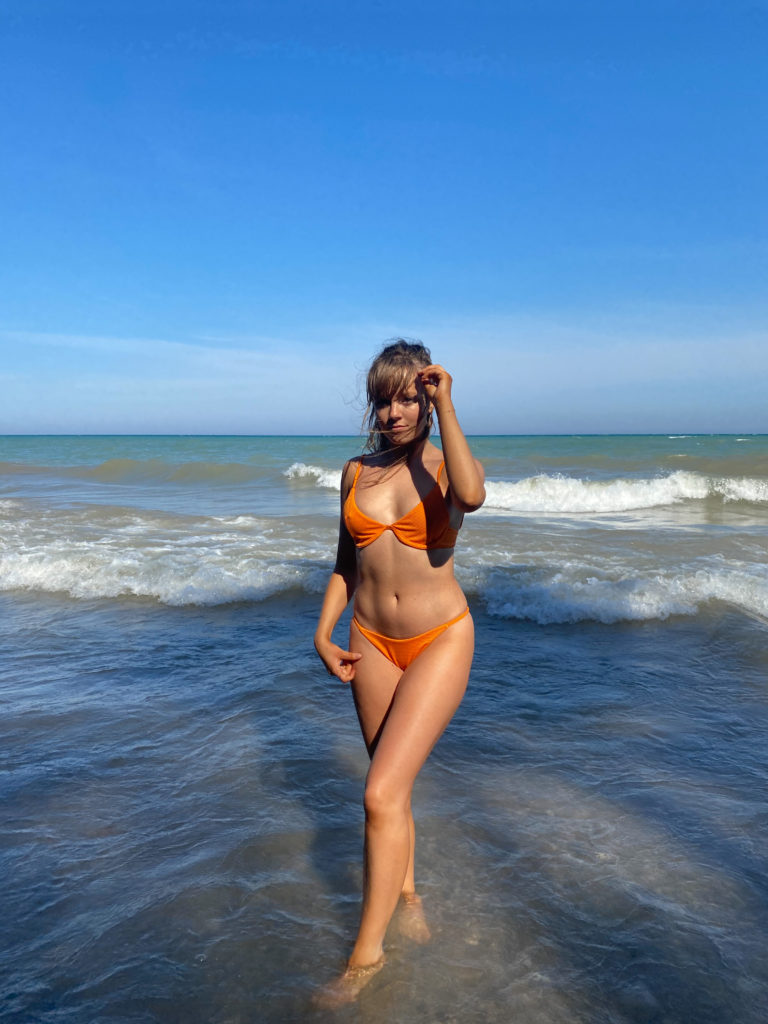 THE NEON COLOR I DIDN’T EXPECT TO LOVE IN A BIKINI - ORANGE BIKINI