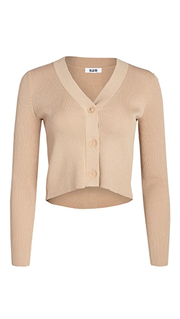 PRACTICAL LAYERING PIECES THAT ARE STAPLE FOR FALL